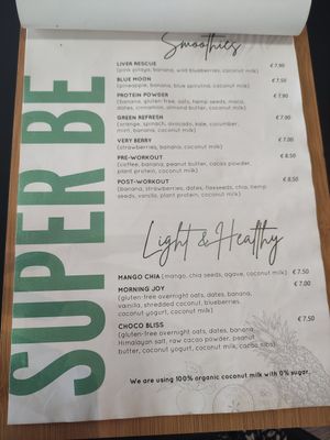 More drinks at Super Be Juicery in Marbella