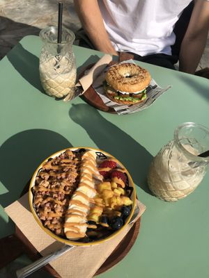 Açaí bowl and tofu bagel  at Super Be Juicery in Marbella