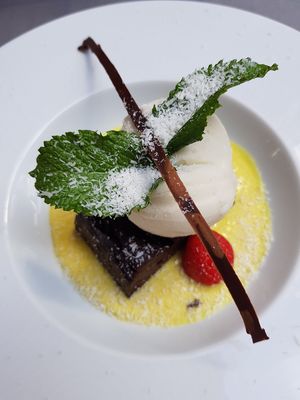 Vegan brownie with no added sugar at Tedone in San Sebastian