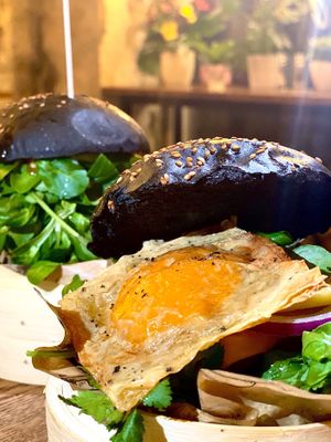 Vegan egg at Kiiro Burger in Berlin