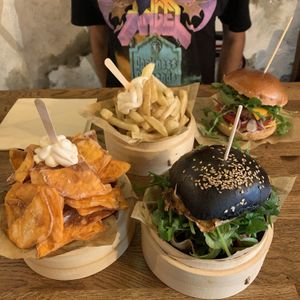 Yowza at Kiiro Burger in Berlin