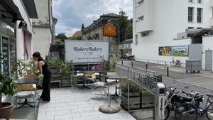 Nettes Personal  at Bakery Bakery - Breitenrain in Bern