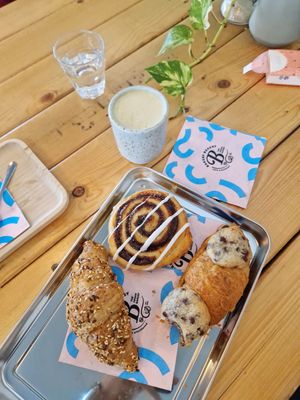 Croissant with seeds, Cinnamon Bun, Crookie at Bakery Bakery - Breitenrain in Bern