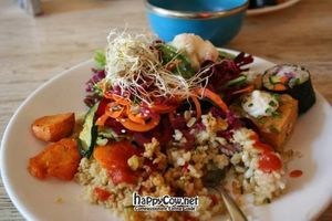 A vegan plate from the buffet at Viva la Vida in Madrid