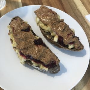 Skinny Elvis at Seeds & Sunshine in Bangkok