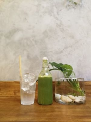 Popeye cold pressed juice - apple, spinach, mint, cucumber at Seeds & Sunshine in Bangkok