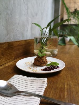 Homemade Ice Cream - homemade almond butter, dates, coconut milk, chickpeas, cinnamon at Seeds & Sunshine in Bangkok