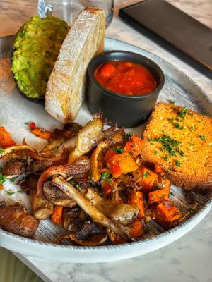 Vegan breakfast   at Don Paddy's in Oakham