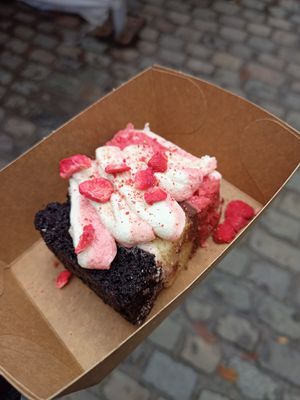 Napolitan cake at Chez Malachy - Preorder only in Brussels