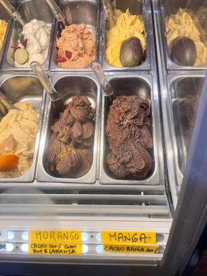 Refined-sugar free flavors. Two with agave and two with coconut sugar at Vero Gelato Pizza e Café in Rio De Janeiro