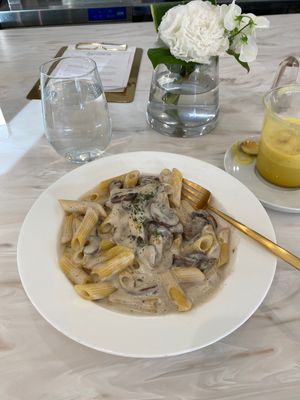 Perfectly al dente creamy penne 👍🏻 at Vegan Cafe By Love in Tokyo