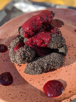 Makové šúľance at Loove by Vegana in Bratislava