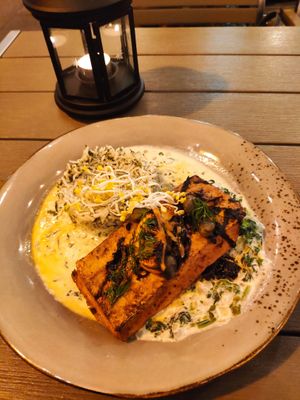 Wochenmenü: Tofulachs mit Basmati Reis und Spinat
Dish of the week: Tofu salmon with Basmati rice and spinach. at Försters in Berlin