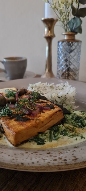 "Salmon" Tofu with rice and spinach at Försters in Berlin