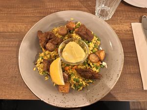 Pallea mit Hähnchen und Lachs  at Försters in Berlin