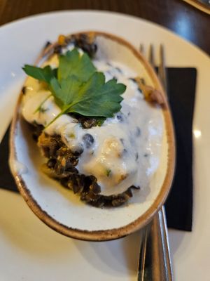 Amuse: schwarze Linsensalat at Försters in Berlin