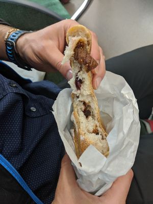 Fig and cherry bread at Country-Side in Hashimoto