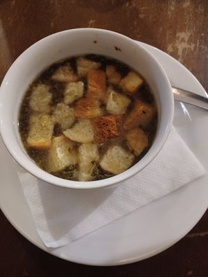 Lunch menu of the day: garlic soup with croutons at Vegalite in Brno