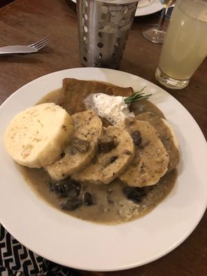 Mushrooms in cream sauce with dumplings at Vegalite in Brno
