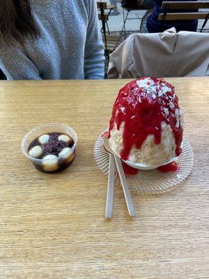 Raspberry Kakigori and Sweet Bean Mochi at Tenzan Lab. in Berlin
