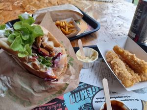 Kebab with fries and cheezy sticks at Végéman in Strasbourg