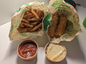 Fries and cheesy sticks at Végéman in Strasbourg