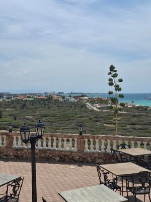  at Faro Blanco Restaurant in Noord