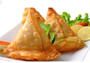 VEG. SAMOSAS
SIMPLY YUM YUM at Delhi Bites in London