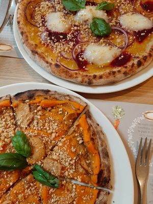 Pizze vegane at Il Melograno in Trieste