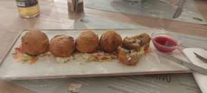 Polpette di carne e ceci con coleslaw e salsa al melograno at Il Melograno in Trieste