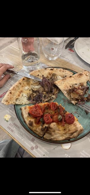 Classic pizza dough and high-hydrated one  at Il Melograno in Trieste