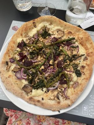 vegan pizza with seasonal vegetables   at Il Melograno in Trieste
