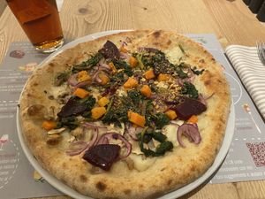 Pizza chicca vegana con mozzarella veg fatta in casa #Veganuary at Il Melograno in Trieste