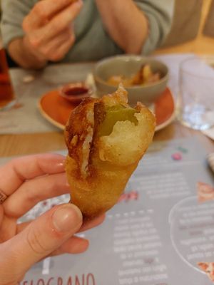 Starter of fried veggies this one with green pepper 😋 at Il Melograno in Trieste