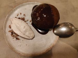  at MESA Restaurant in Paris