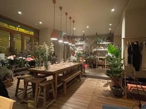 Beautiful botanical setting at MESA Restaurant in Paris