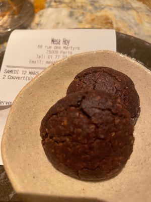 Cookies with the bill at MESA Restaurant in Paris
