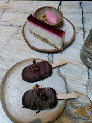 Desserts at MESA Restaurant in Paris