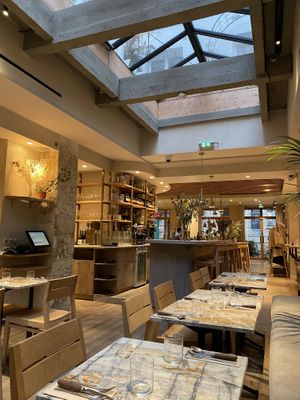   at MESA Restaurant in Paris