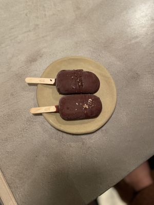 Pécan lollipop  #Veganuary at MESA Restaurant in Paris