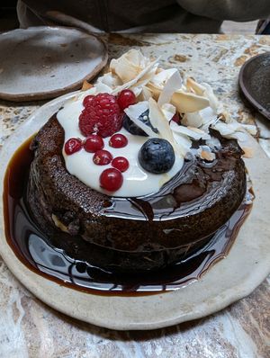 Vegan pancakes at MESA Restaurant in Paris