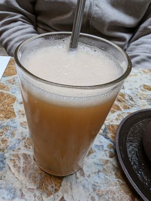 Sunshine smoothie at MESA Restaurant in Paris