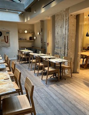  at MESA Restaurant in Paris