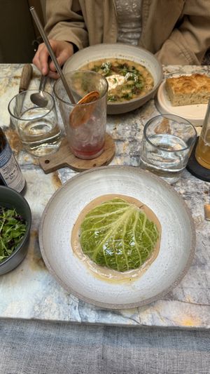 Kohl (mit super leckerem Pilzragout!!) & Bohnen  at MESA Restaurant in Paris