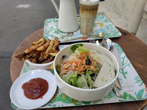  at Peacefood Cafe in Montpellier