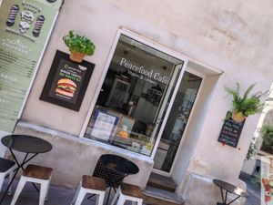 Facade at Peacefood Cafe in Montpellier