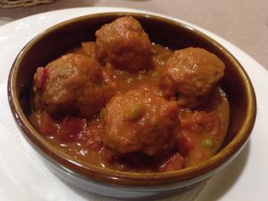 Daily menu / main course / vegan meatballs at Landare in San Sebastian