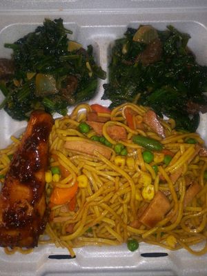 Spinach" Lo Mein' Vegan Drumsticks at Vege Kingdom Cafe in Newark