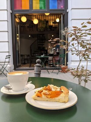 coffee and vegan cake at STOR - Bracka in Warsaw