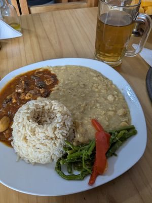 Pepian de garbanzos con acompañamientos at Sabor y Vida in Lima